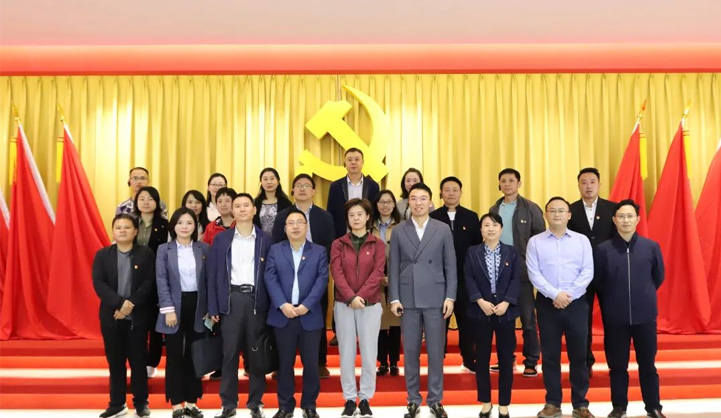 市、區(qū)部分黨政機(jī)關(guān)部門赴三峽電纜調(diào)研