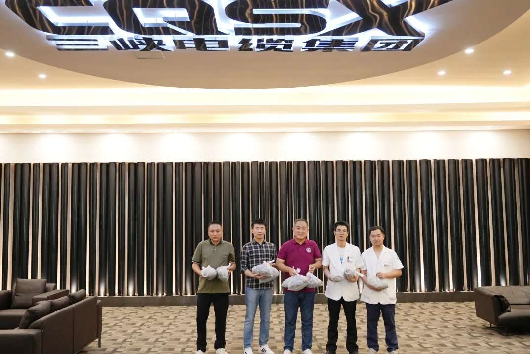 戰(zhàn)酷暑，有“涼”方｜江津區(qū)第三人民醫(yī)院解暑關(guān)懷走進(jìn)三峽電纜集團(tuán)